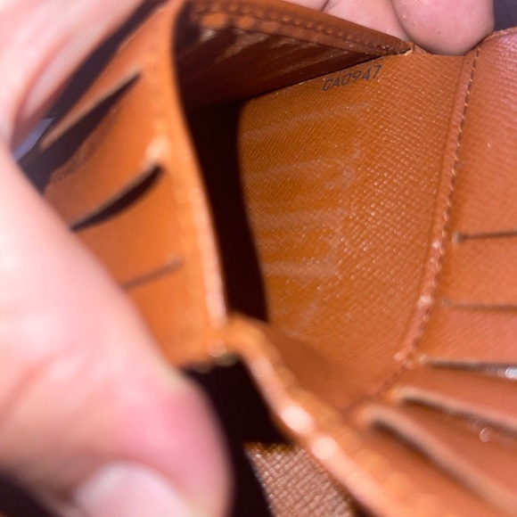 Vintage Louis Vuitton monogram wallet - Picture 9 of 13